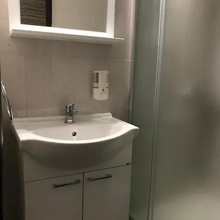 Srebrna Kap Apartment *